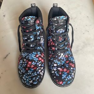 Dr Marten Maelly flower boots